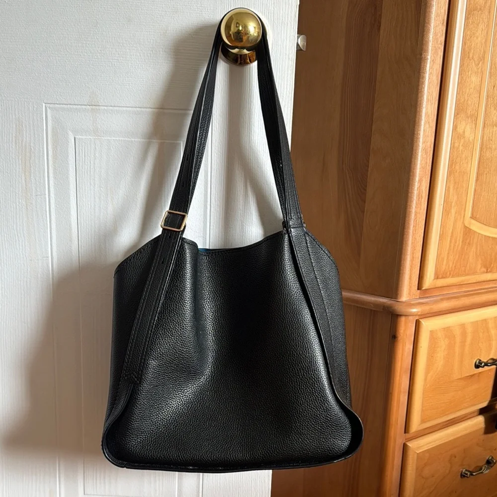 Marc Jacobs Black Leather Tote with Textured Finish - Picture 5 of 10